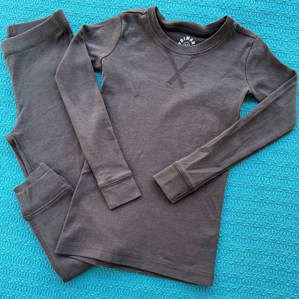 Primary Organic Long-Sleeve PJ Top and Pant in Chocolate, Size 4-5, EUC